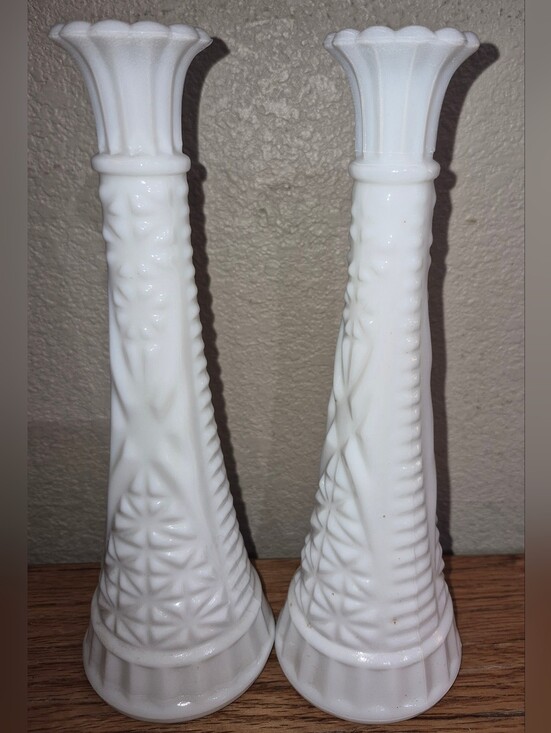 Anchor Hocking Other - 2 Vintage Anchor Hocking white milk glass bud vase, "Stars and Bars" pattern